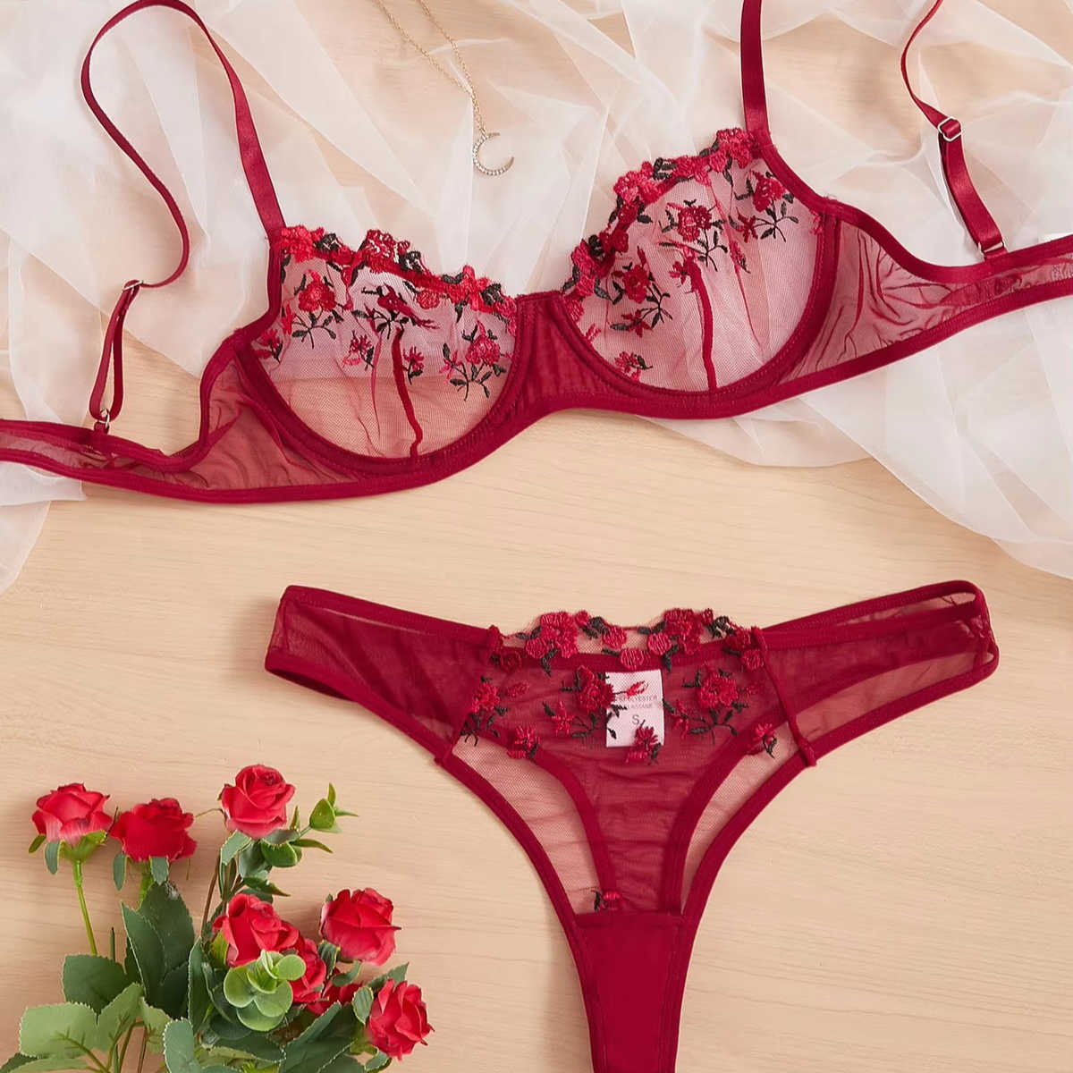 LINGERIE