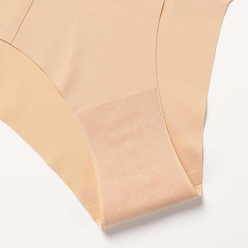 Women’s Ice Silk V-Waist Seamless Thong – Soft, Sexy & Invisible Fit